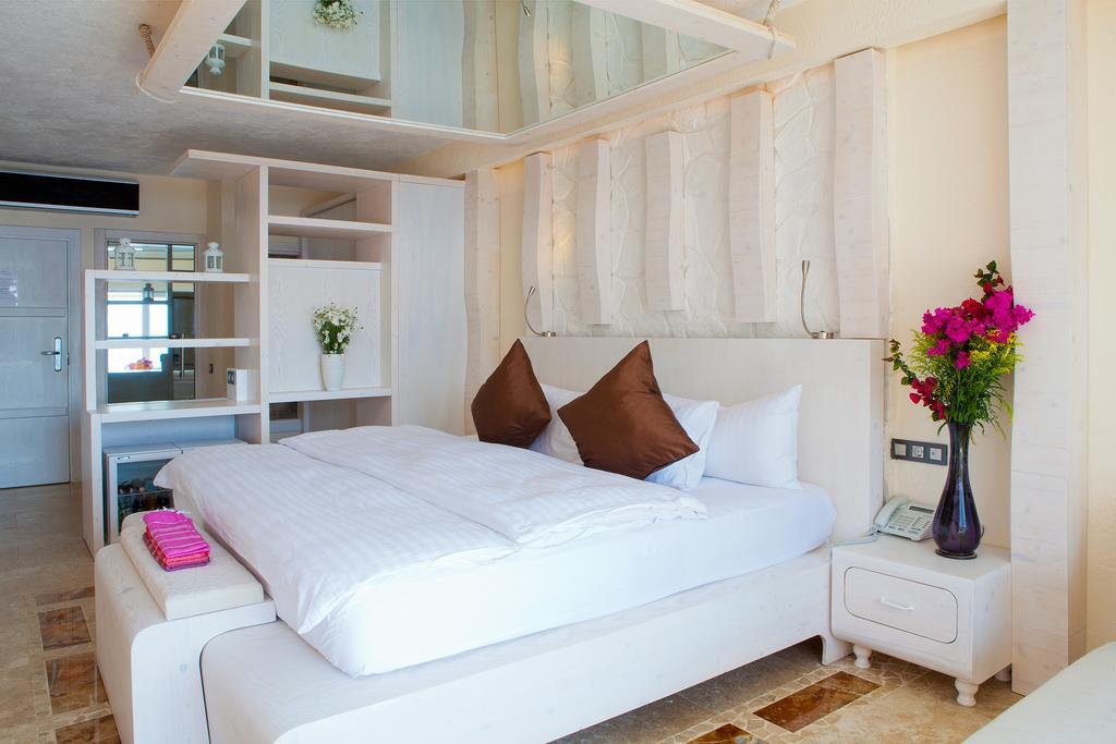 Peninsula Gardens Hotel - Adults Only Kas Quarto foto